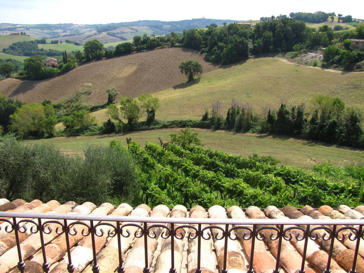 Agriturismo Bacchiocchi Bed & Breakfast Orciano di Pesaro Rom bilde